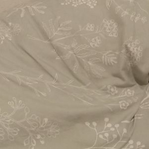 Twin comforter